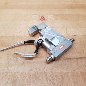 Rur-002f Bronkhorst Mass Flow Controller/meter 8 Bar - Used