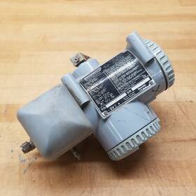 055000-496-888 Dresser Flow Control Valve 28vdc 4ma To 20ma - Used