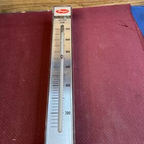 Rmc-107 Dwyer Rate Master Flowmeter 100-1200 Scfh Air
