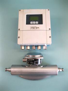 83f15-cfudaaacb9aw Endress Hauser 1/2 Inch Promass 83 F Sanitary Flowmeter Hart B6