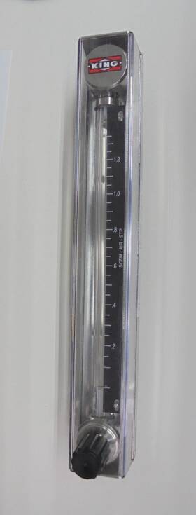 74c232g042323810 King Instrument Flow Meter