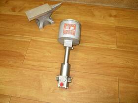 272-525 Max Machinery 213-301 Transmitter Used Flow Meter Assembly