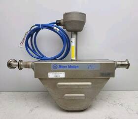 R100s138nbbaezzzz Micro Motion 0417501 Flow Meter 17.3v Input Used See Pictures