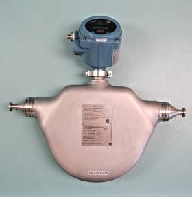 Cmfs025m321n0a2ekzz Micro Motion 1/2 Inch Tri-clamp Cmfs025 Flow Sensor With 2400s Hart Transmitter C14