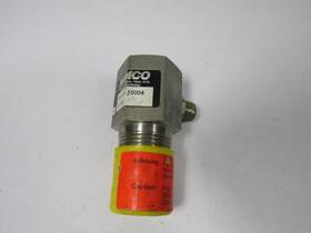 Er330-10004 Namco Flow Sensor 24vdc 0.5-300ma 3/4 Inch 4 Pin Connector Used