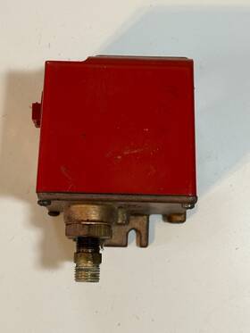 180379.027 Omega Dwyer Vz04 Ysg-re 10ppg Water Flow Meter #3421324