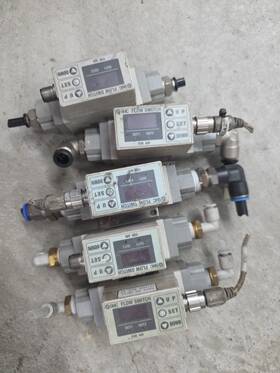 Pf2a751-04-27-m Smc Pf2a751-04-60 Lot Of 5 Flow Switch And Pfa711-03-27-m