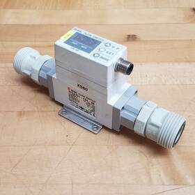 Pf2a751-f04-68 Smc Flow Switch 50 500l/min 12-24vdc 80ma 0.75mpa - Used