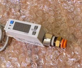 Pfm711-no2-c Smc Digital Flow Switch 2-100 L/min 0.75mpa 1/4 Inch Npt Ports 1-5v