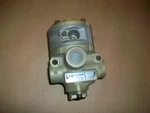 Ross Pneumatic 2754A2004 Air Piloted Valve New. Fixed Price $150.00.