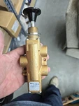 Versa 3501 Ngst Way Old Stock, New Valves, No Orginal BOX(445). Fixed Price $79.99.