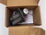 Rexroth R431005402 Pilotair Lever Operated Valve 2-HA-2L P-060150-00000. Fixed Price $299.00.
