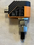 Efector 300 Flow Sensor SID10ADBFPKG/US-100-IPF W/E40101 Adapter. Fixed Price $100.00.
