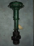 1-1/2" 600# Npt Thd Fisher Valve W/ 667-A Actuator. Fixed Price $315.00.