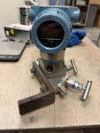Rosemount Pressure Transmitter Smart Family Hart + C305121124 Manifold. Fixed Price $299.99.