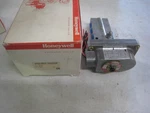 New Honeywell Skinner Parker 4 Way Solenoid Valve XH935RRM2150 120/60. Fixed Price $63.99.