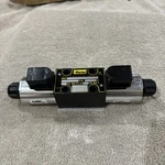 Parker D1VW004CNJW4 Hydraulic Directional Control Valve 24VDC Hz 1.39 4000PSI. Fixed Price $200.00.